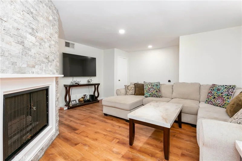 26922 Flo Lane 429, Canyon Country, CA 91351