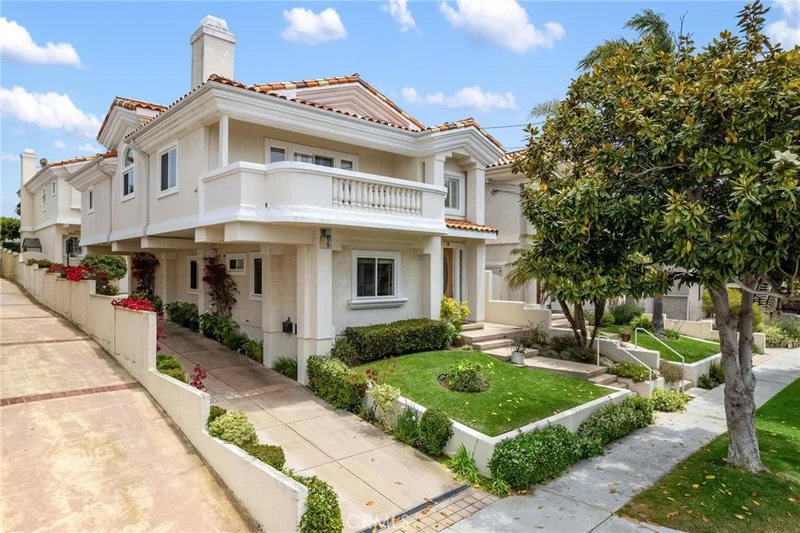 114 S Lucia Avenue A, Redondo Beach, CA 90277