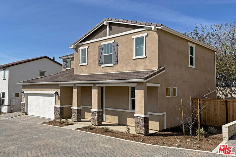 11767 N Fenton Avenue, Lakeview Terrace, CA 91342