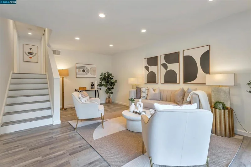 2700 Oak Rd 16, Walnut Creek, CA 94597