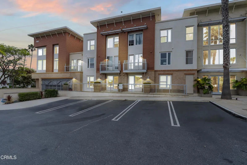 1901 Victoria Avenue 105, Oxnard, CA 93035