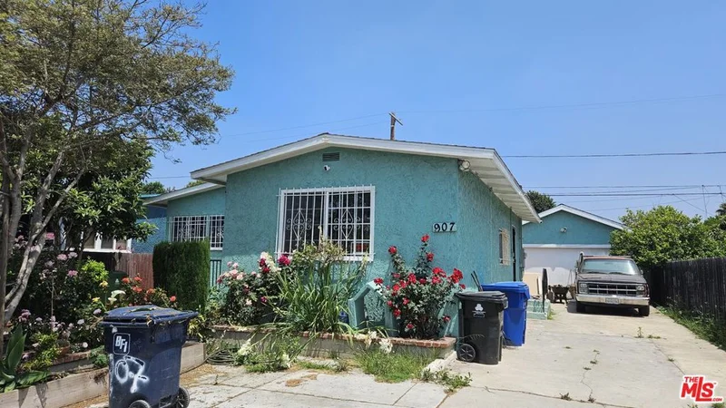 907 E 104th Street, Los Angeles, CA 90002