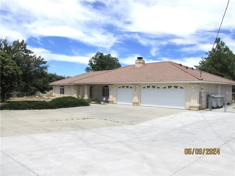 8551 5th Avenue, Hesperia, CA 92345