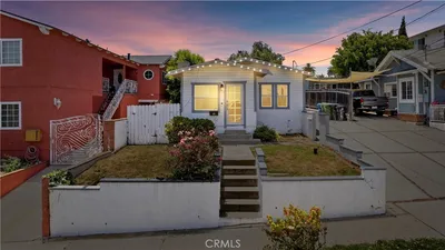 831 W Oliver Street