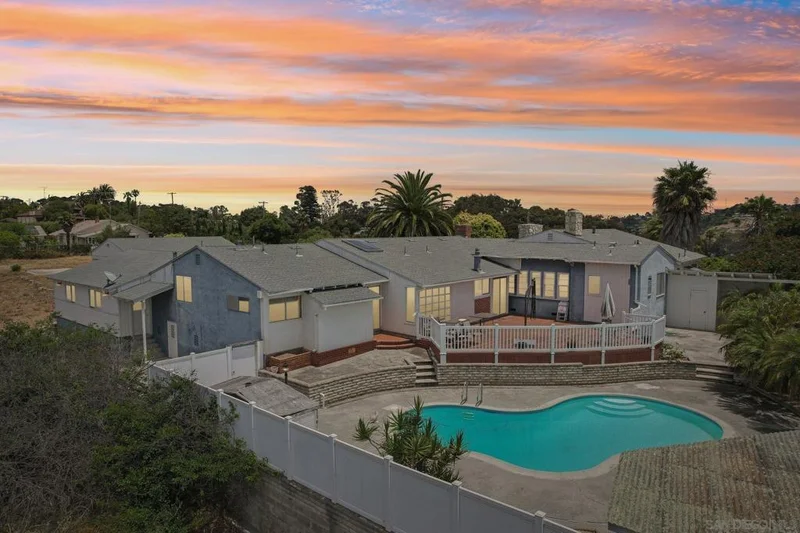 551 Crouch, Oceanside, CA 92054