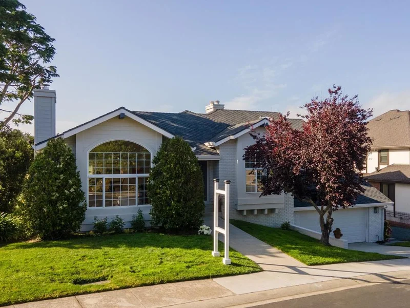3 Ashdown Place, Half Moon Bay, CA 94019