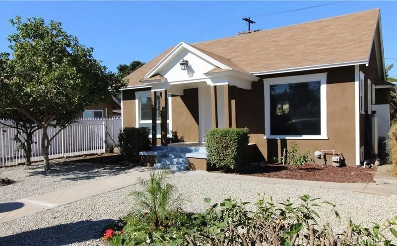 1011 W 68th Street, Los Angeles, CA 90044