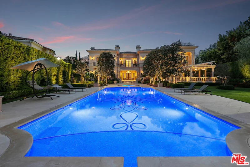 1006 N Roxbury Drive, Beverly Hills, CA 90210