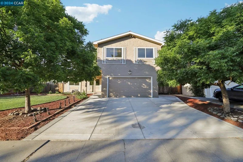890 Brittany Ln, Concord, CA 94518