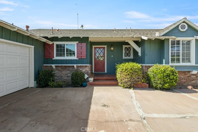 1855 W Chalet Avenue, Anaheim, CA 92804