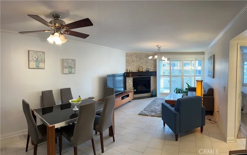 5550 Owensmouth Avenue 105, Woodland Hills, CA 91367