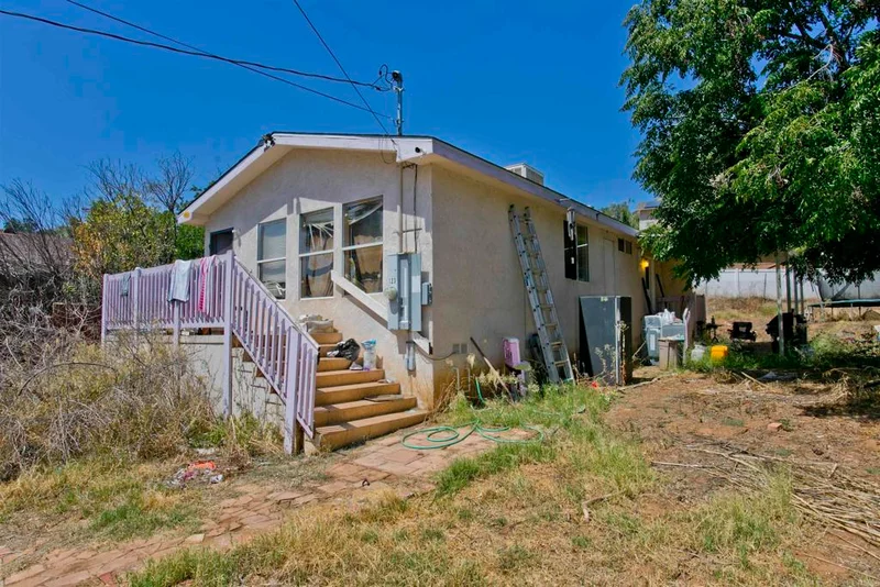 123 W Noakes Street, El Cajon, CA 92019
