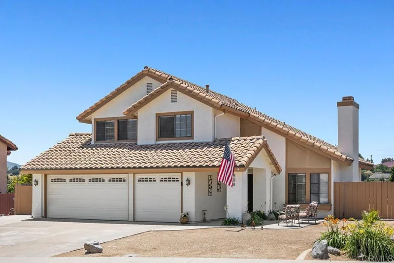 908 Homestead Place, Escondido, CA 92026