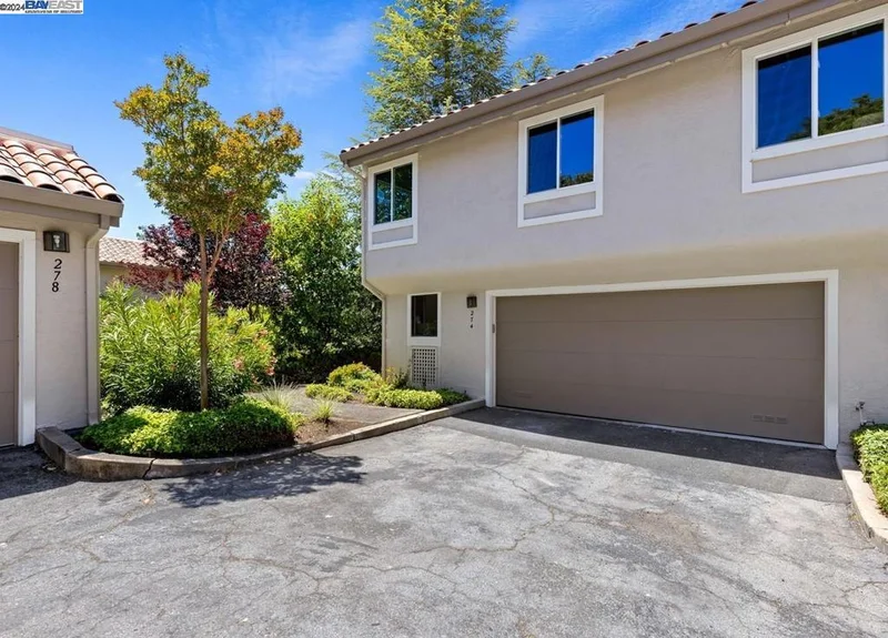 274 Paseo Bernal, Moraga, CA 94556