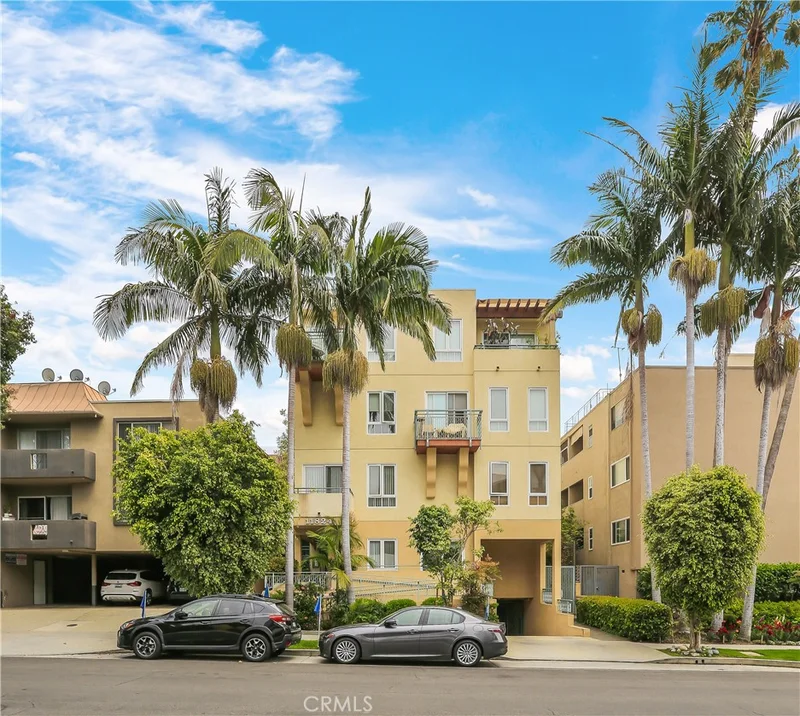 11824 Darlington Avenue 102, Los Angeles, CA 90049