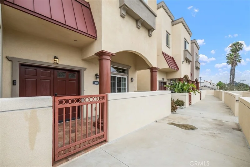 900 S Dwight Avenue 108, Compton, CA 90220