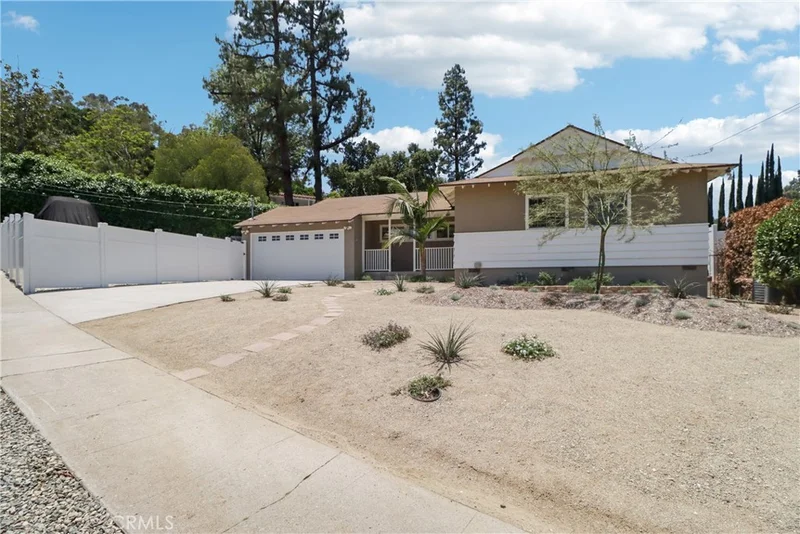 10245 Newhome Avenue, Sunland, CA 91040