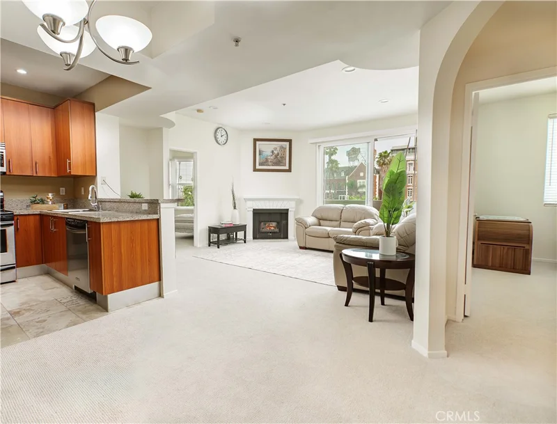 620 S Gramercy Place 328, Los Angeles, CA 90005