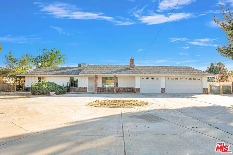 9030 Evergreen Avenue, Hesperia, CA 92345