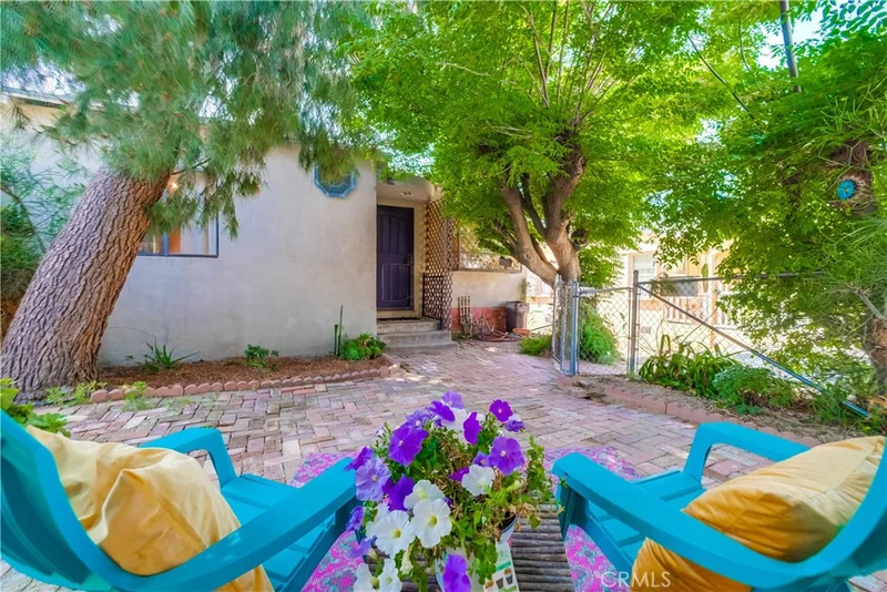 10215 Fernglen Avenue, Tujunga, CA 91042