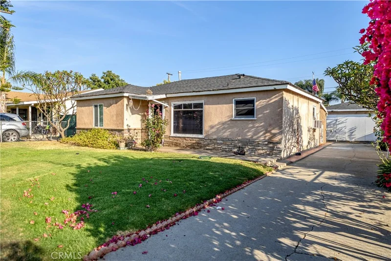556 E Mckinley Street, Azusa, CA 91702