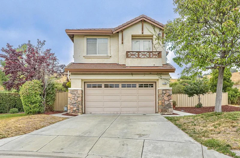 27400 Bavella Way, Salinas, CA 93908
