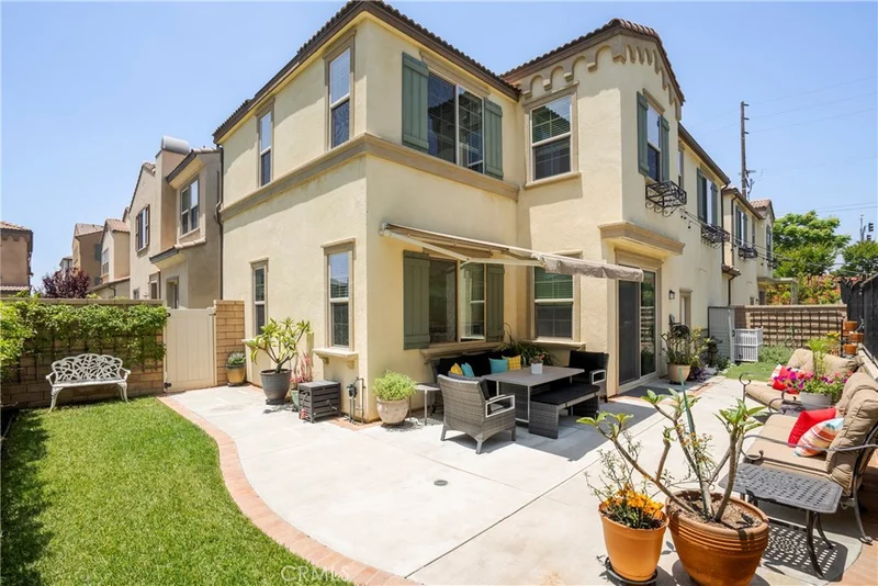 880 Pear Court, Upland, CA 91786