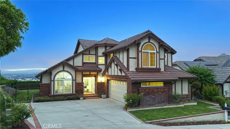 550 S Londerry Lane, Anaheim, CA 92807