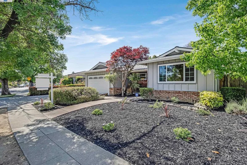 2552 Parkside Dr, Fremont, CA 94536