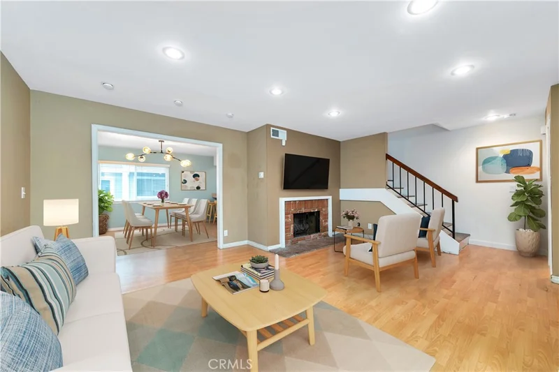 1905 Glenoaks Boulevard 210, San Fernando, CA 91340