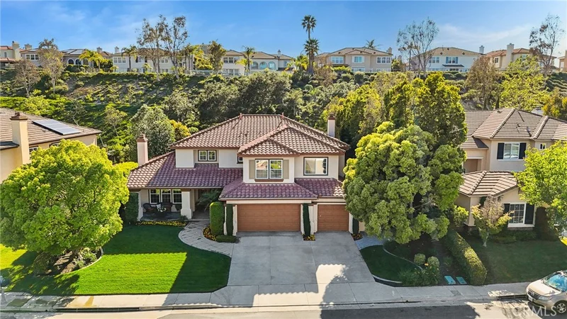 1049 S Summer Breeze Lane, Anaheim Hills, CA 92808
