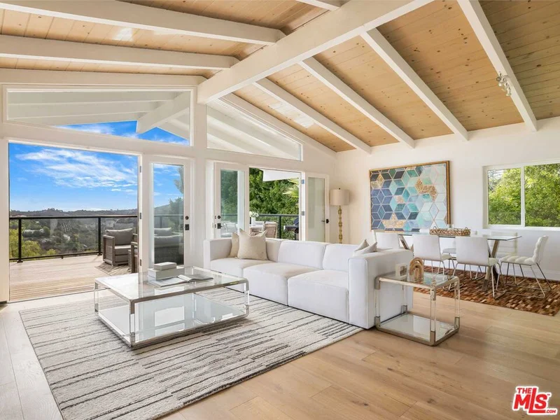 3023 Hutton Drive, Beverly Hills, CA 90210