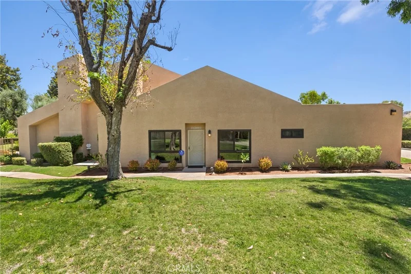 2950 E Escoba Drive O, Palm Springs, CA 92264