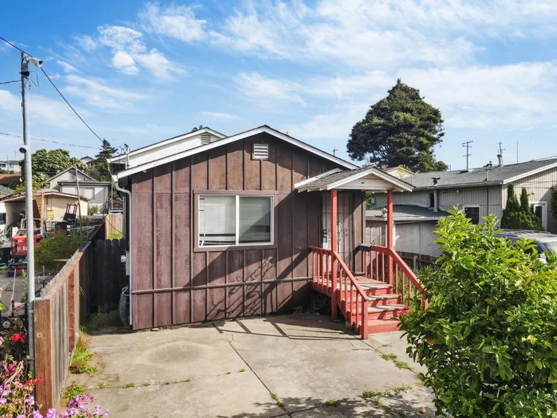 5205 Van Fleet Avenue, Richmond, CA 94804