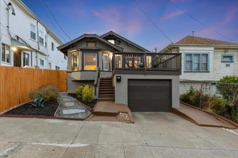 2706 11th Avenue, Oakland, CA 94606