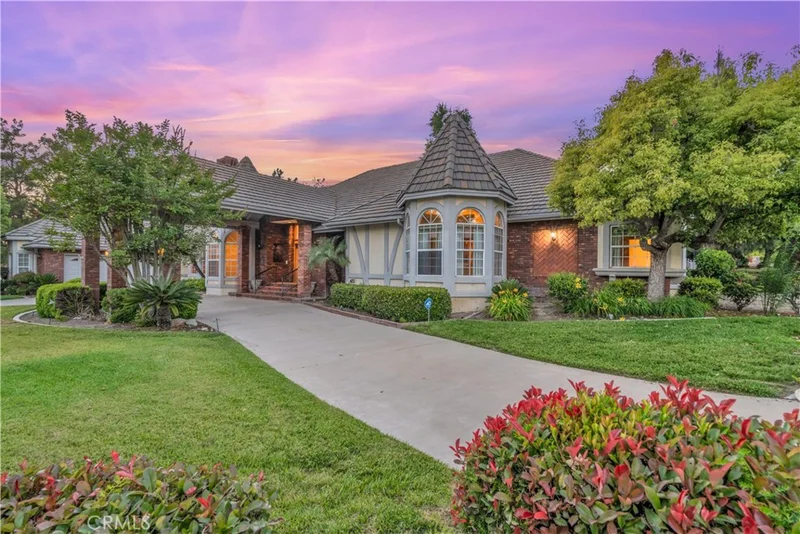 1007 Amarillo Drive, Claremont, CA 91711