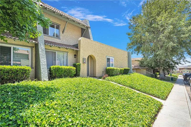 12420 Mount Vernon Avenue 11B, Grand Terrace, CA 92313