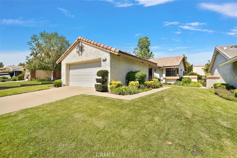 25831 Via Cruz, Valencia, CA 91355