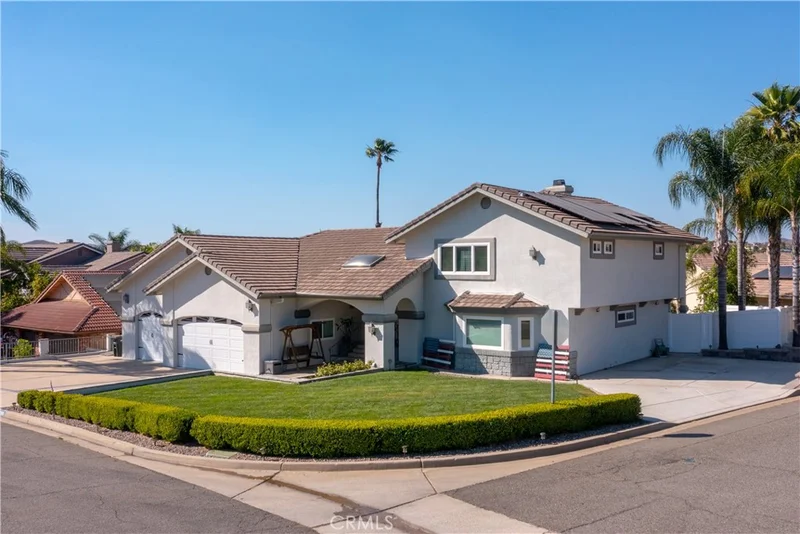 23110 Blue Bird Drive, Canyon Lake, CA 92587