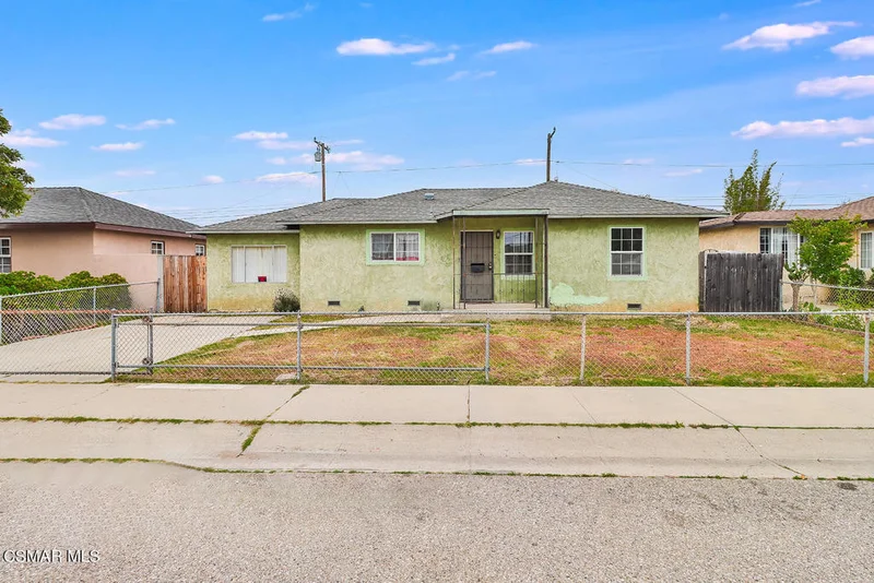 465 E Juniper Street, Oxnard, CA 93033