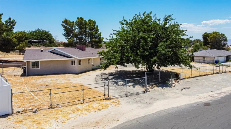 18543 Symeron Road, Apple Valley, CA 92307