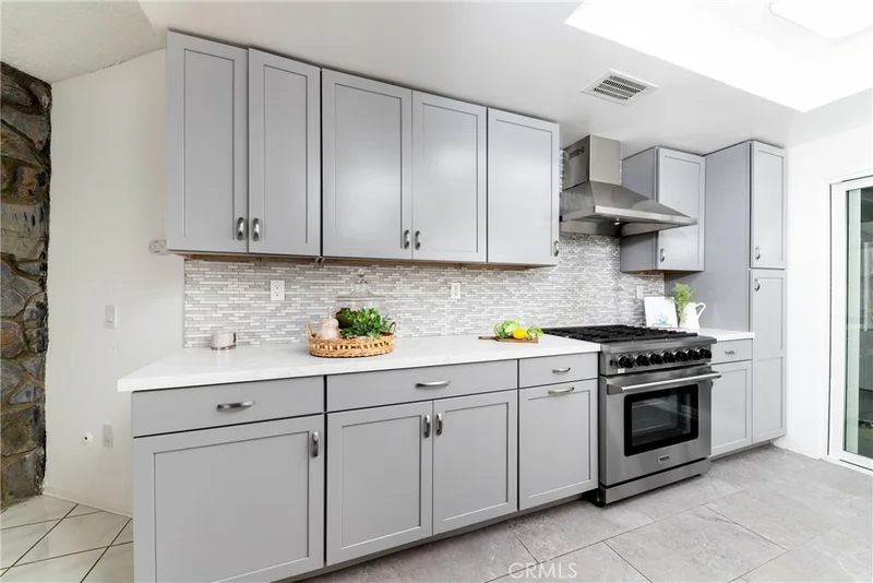 11566 Wyandotte Street, North Hollywood, CA 91605