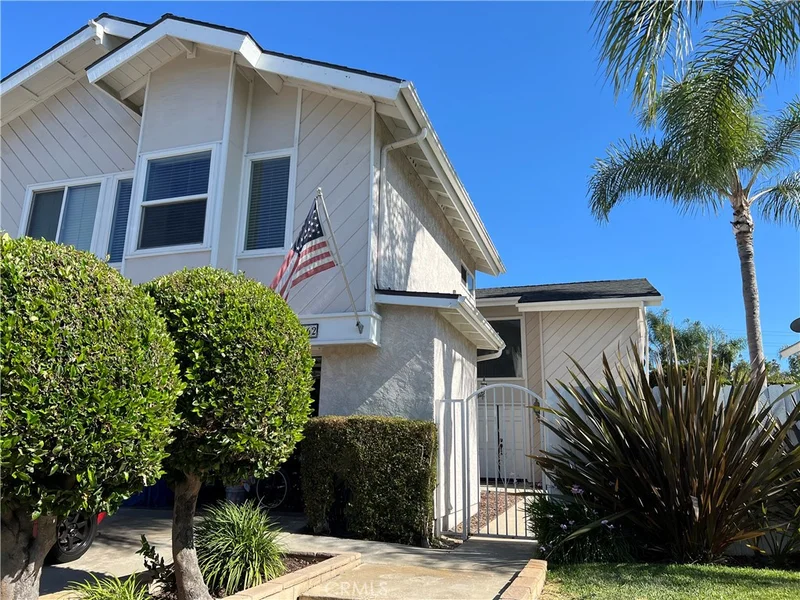 25262 Linda Vista Drive, Laguna Hills, CA 92653