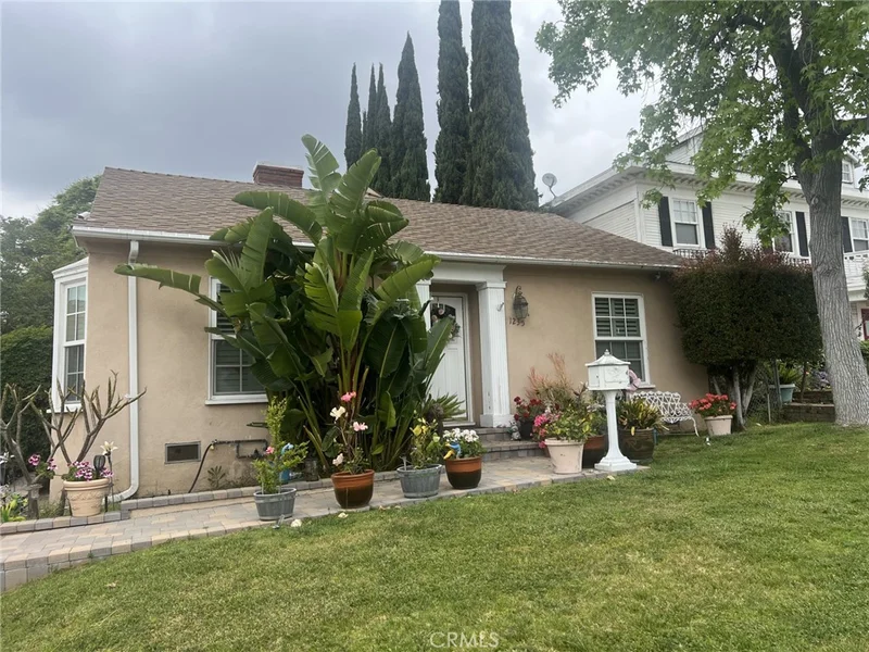 1235 Western Avenue, Glendale, CA 91201