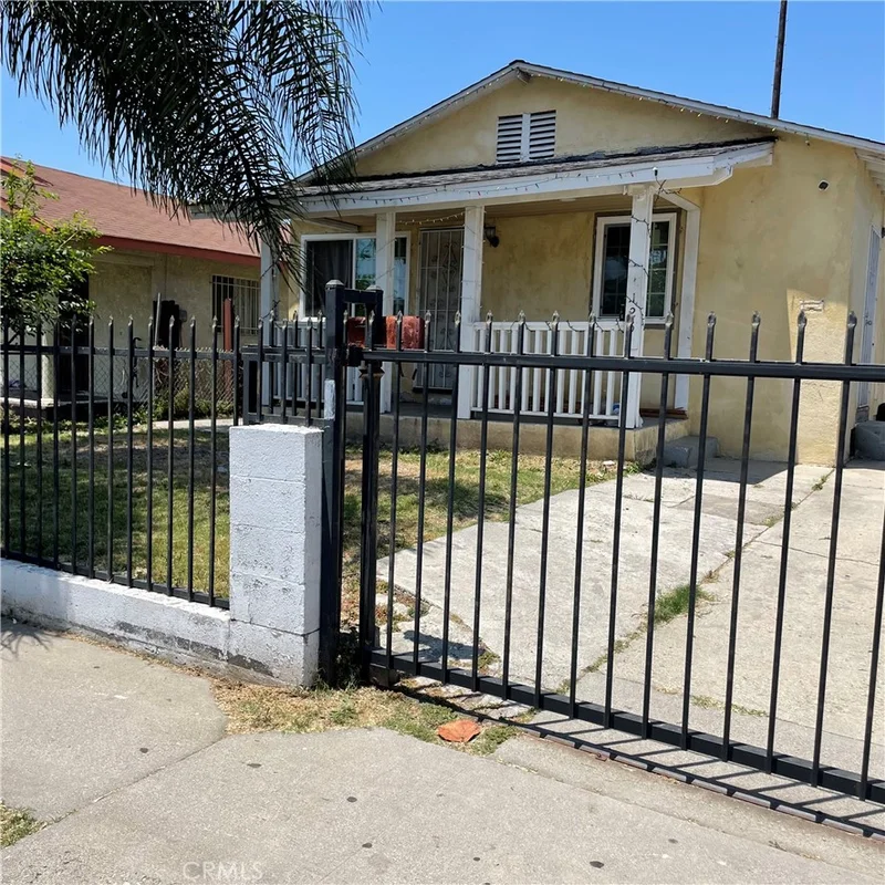 125 W 97th Street, Los Angeles, CA 90003