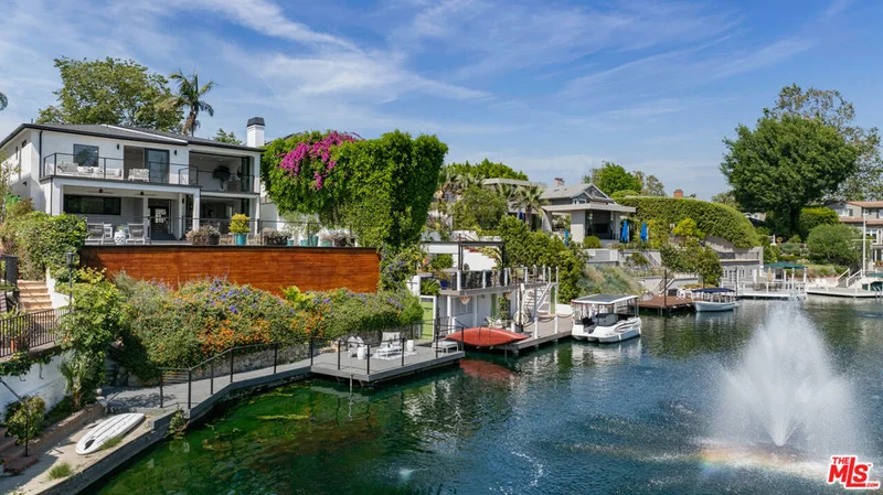10060 Toluca Lake Avenue, Toluca Lake, CA 91602