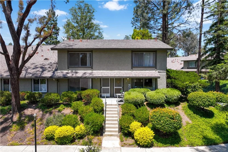 2593 La Paloma Circle, Thousand Oaks, CA 91360