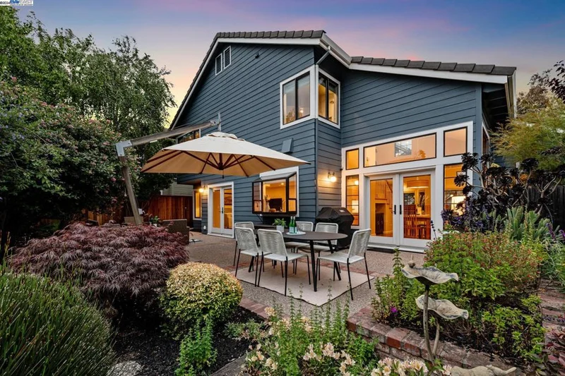 100 Anderson Rd, Alameda, CA 94502