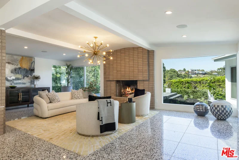 9033 Burroughs Road, Los Angeles, CA 90046