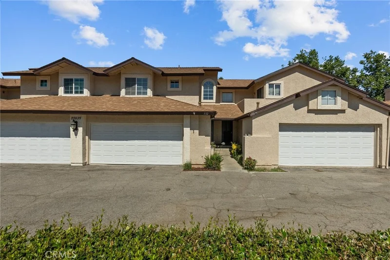 22839 Banyan Place 332, Saugus, CA 91390
